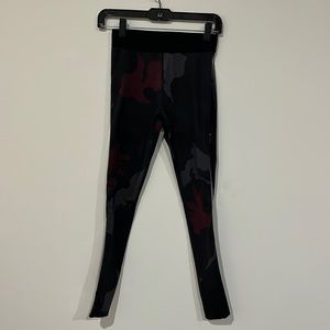 Noli blk,gray & plum tight fitting legging sz s 27”inseam, blk stripe down leg